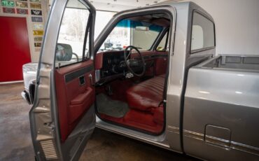 Chevrolet-C-10-1984-Silver-Burgundy-23442-16