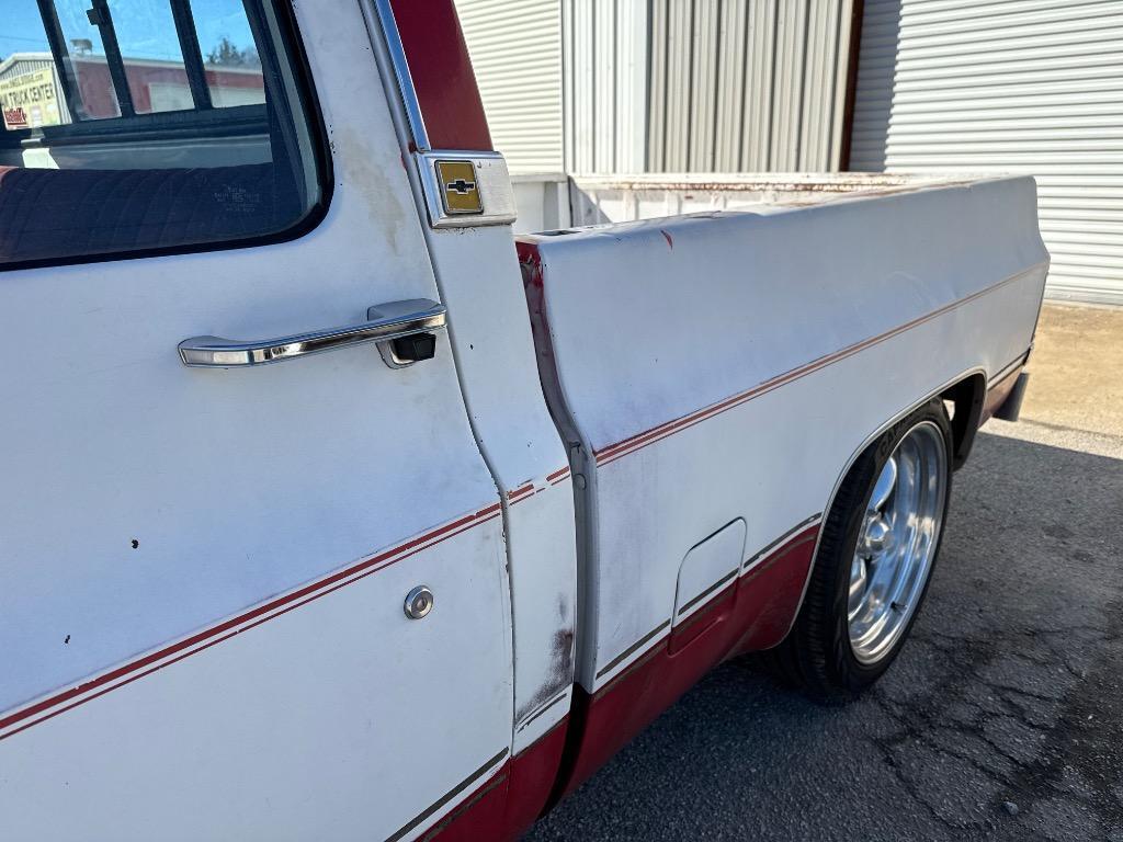 Chevrolet-C-10-1984-White-Red-0-21