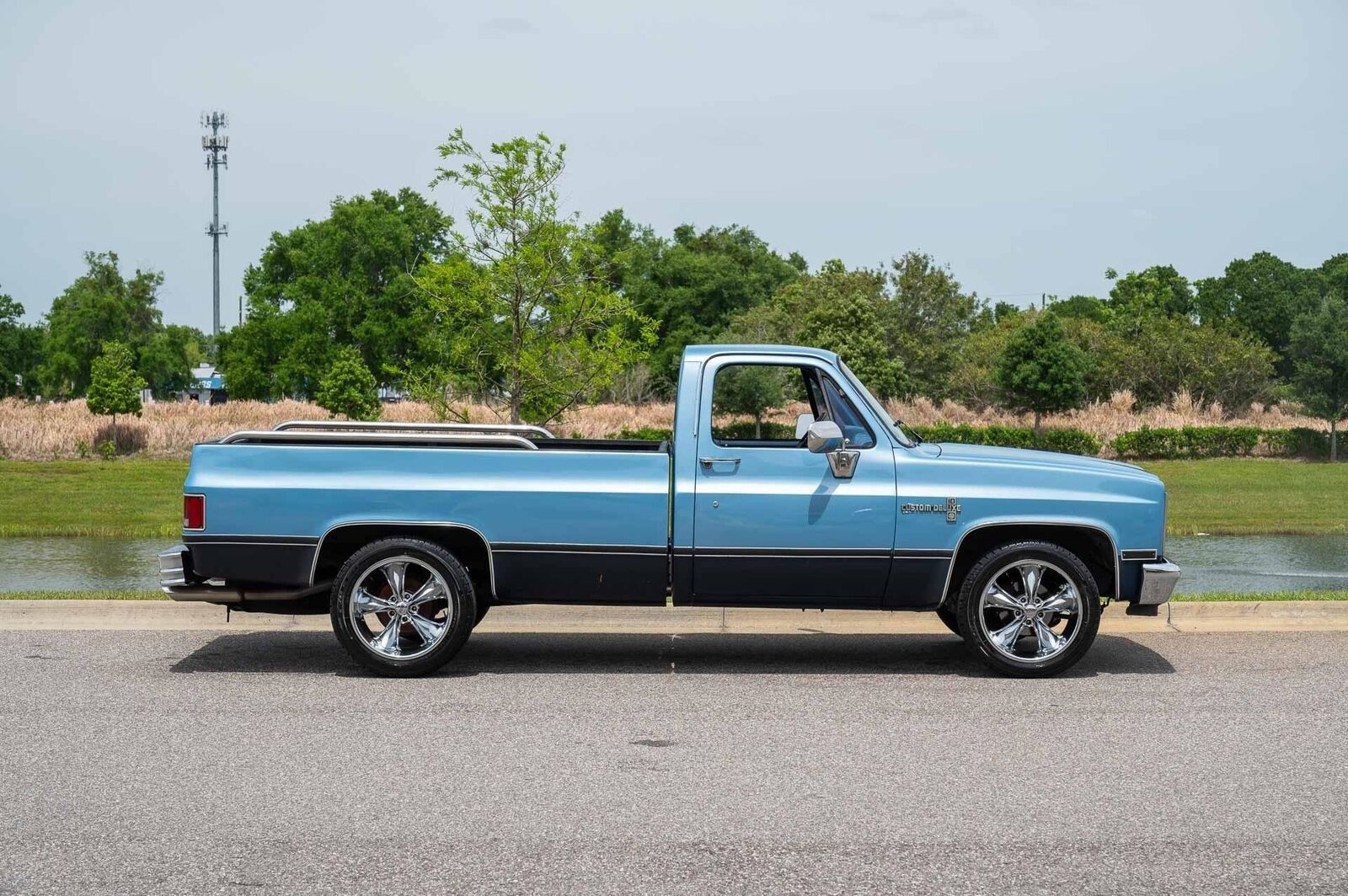 Chevrolet-C-10-1985-Blue-Tan-2486-6