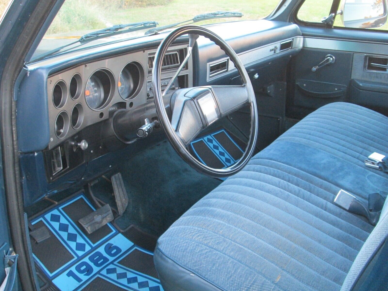 Chevrolet-C-10-1986-Blue-Blue-185075-14