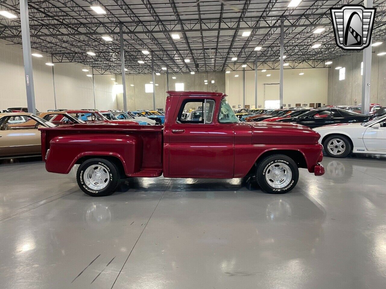 Chevrolet-C-10-Pickup-1963-Red-Gray-67592-5