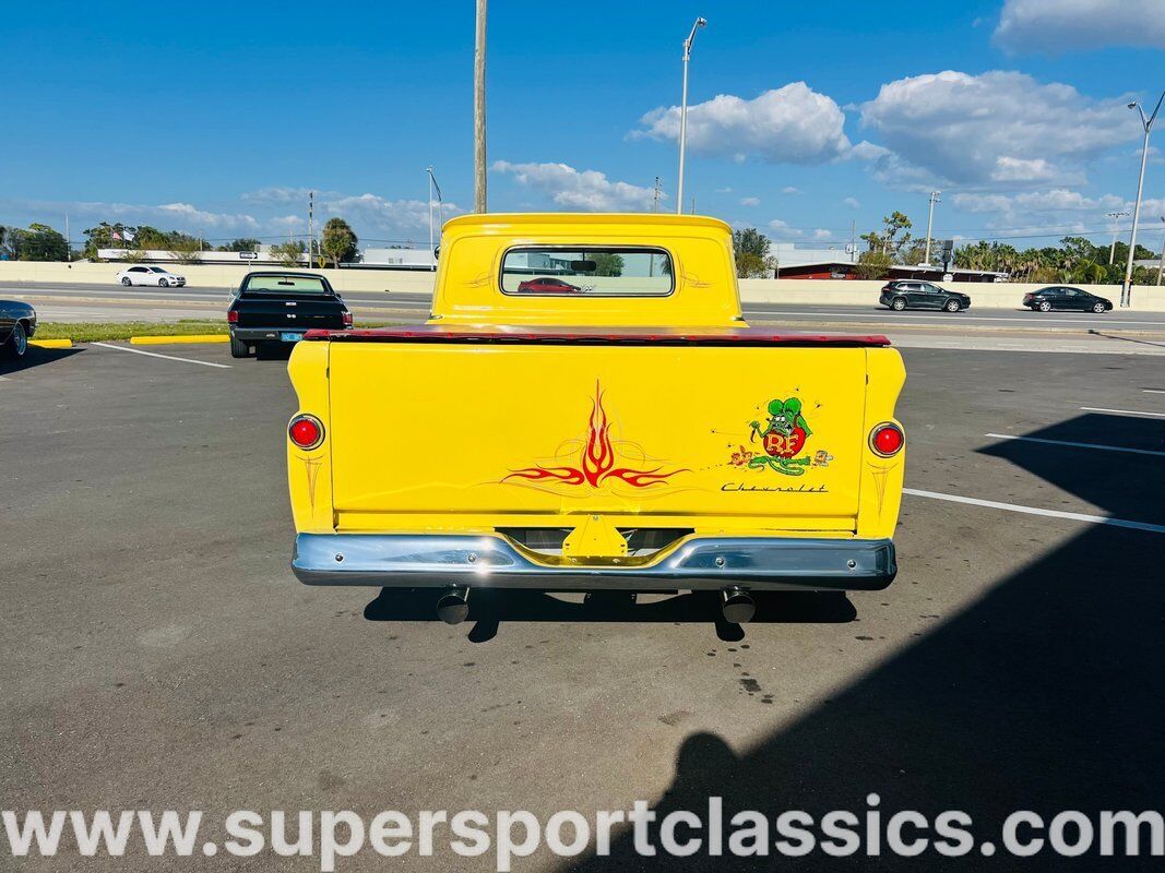 Chevrolet-C-10-Pickup-1963-Yellow-Red-0-3