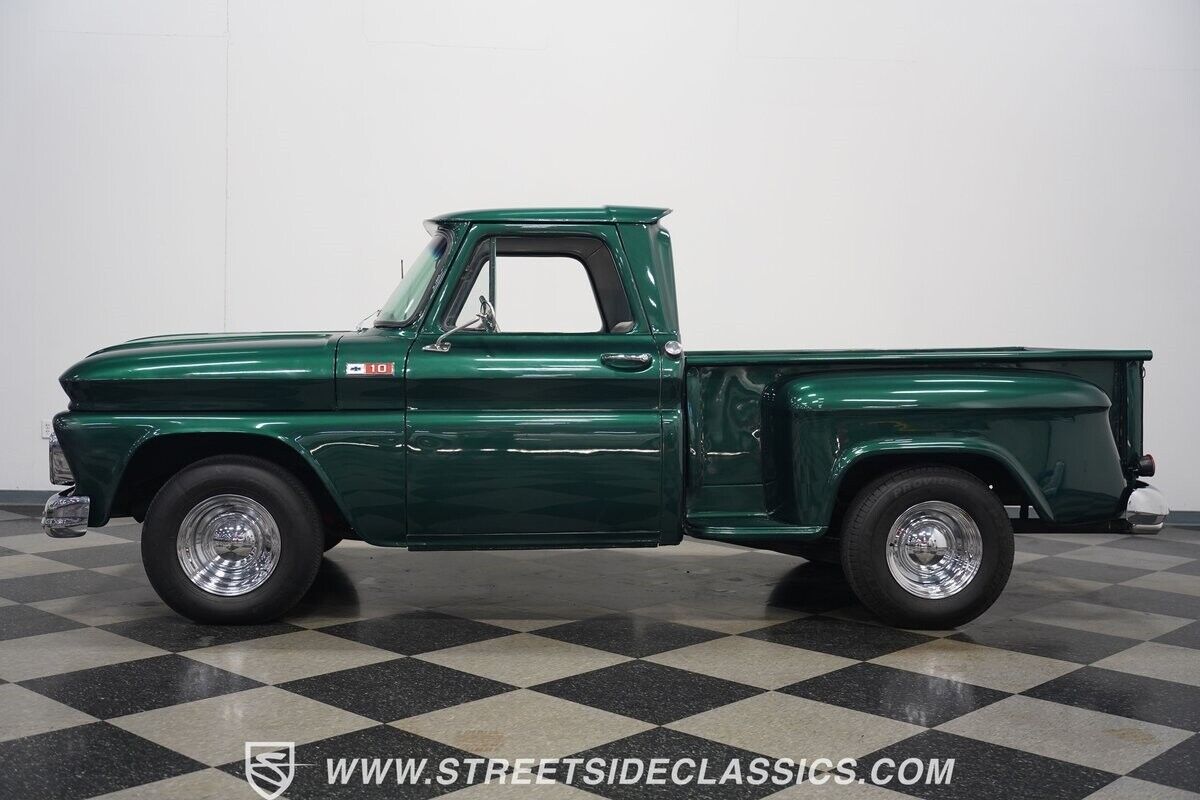 Chevrolet-C-10-Pickup-1965-Green-Tan-30973-2