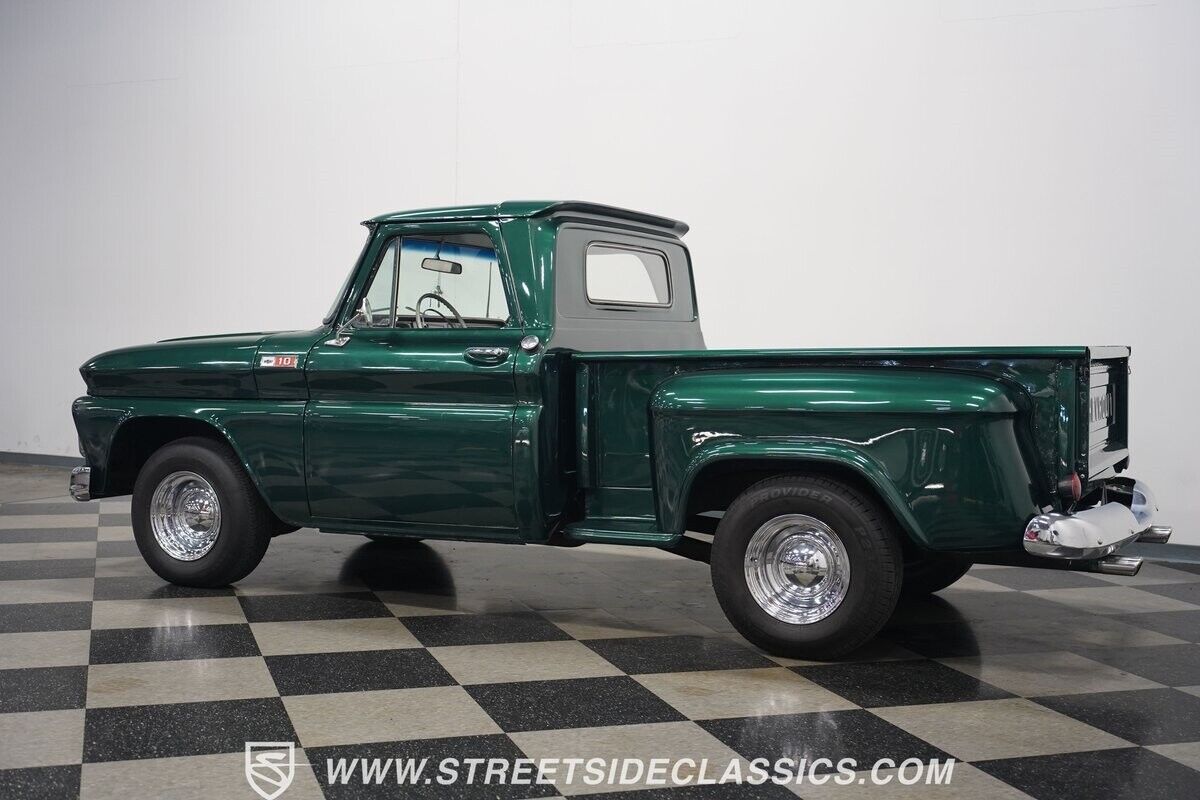 Chevrolet-C-10-Pickup-1965-Green-Tan-30973-9