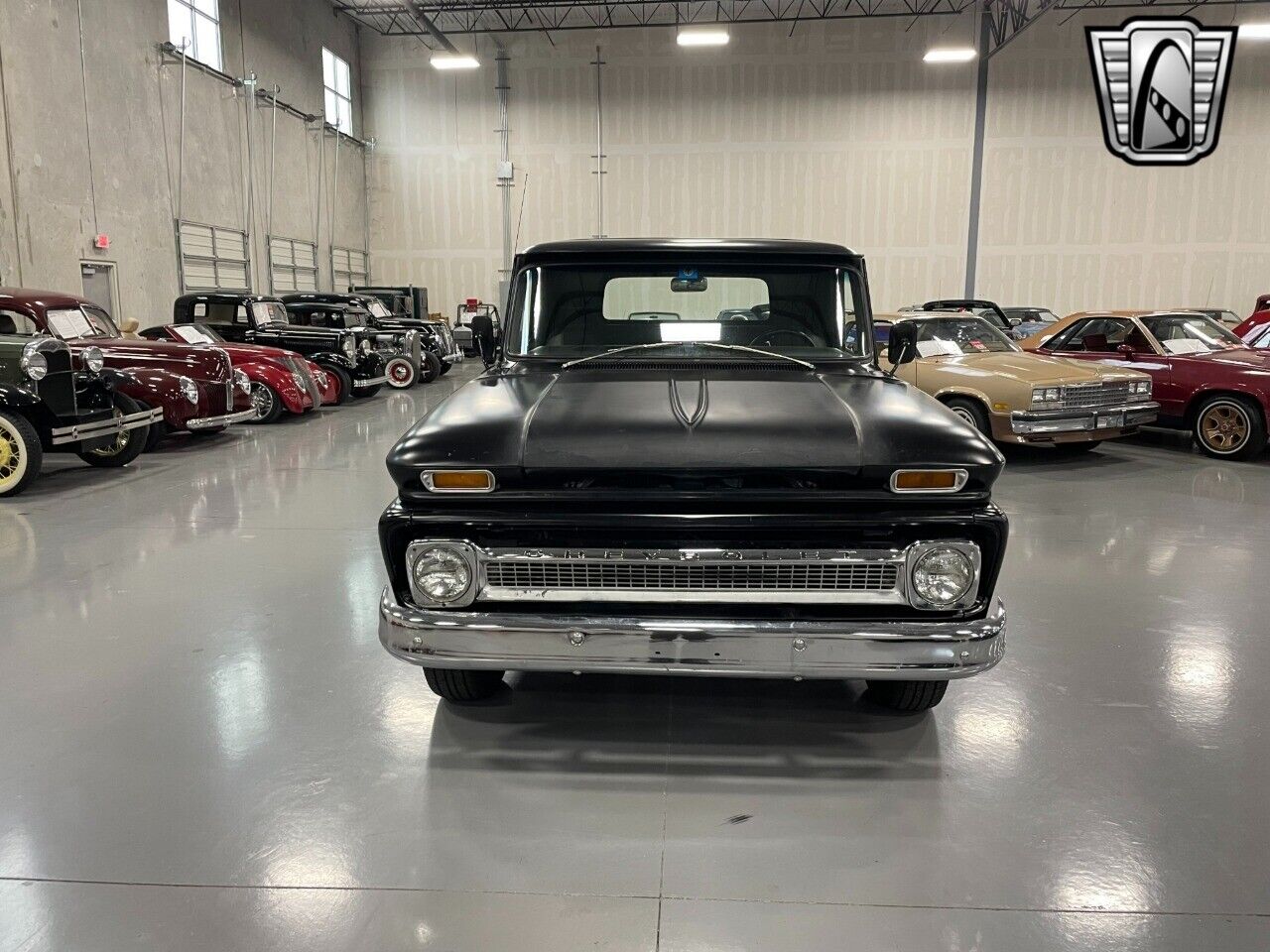 Chevrolet-C-10-Pickup-1966-Black-Black-76352-2