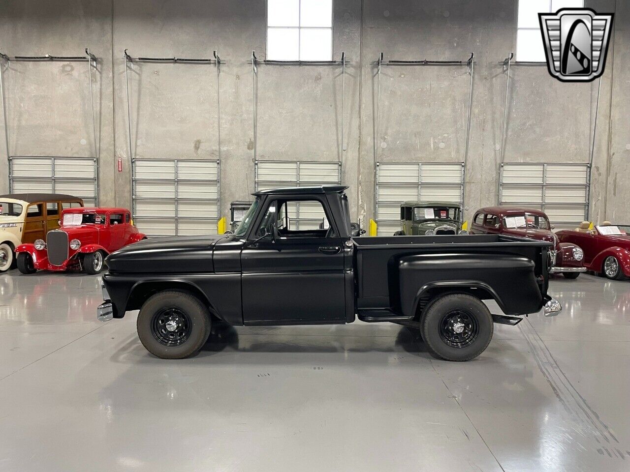 Chevrolet-C-10-Pickup-1966-Black-Black-76352-3