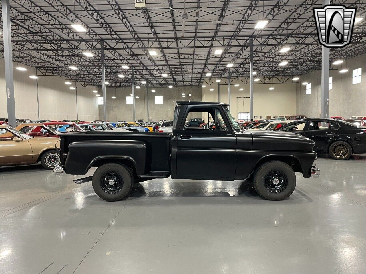 Chevrolet-C-10-Pickup-1966-Black-Black-76352-5