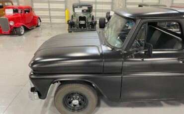 Chevrolet-C-10-Pickup-1966-Black-Black-76352-6