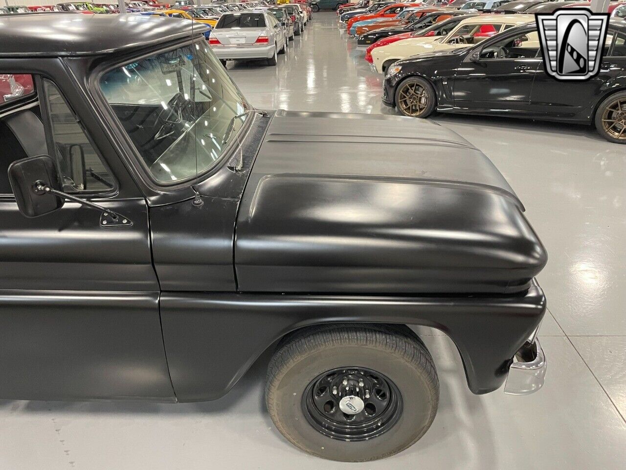 Chevrolet-C-10-Pickup-1966-Black-Black-76352-7