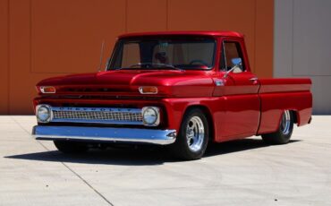 Chevrolet-C-10-Pickup-1966-Red-Black-80498-5