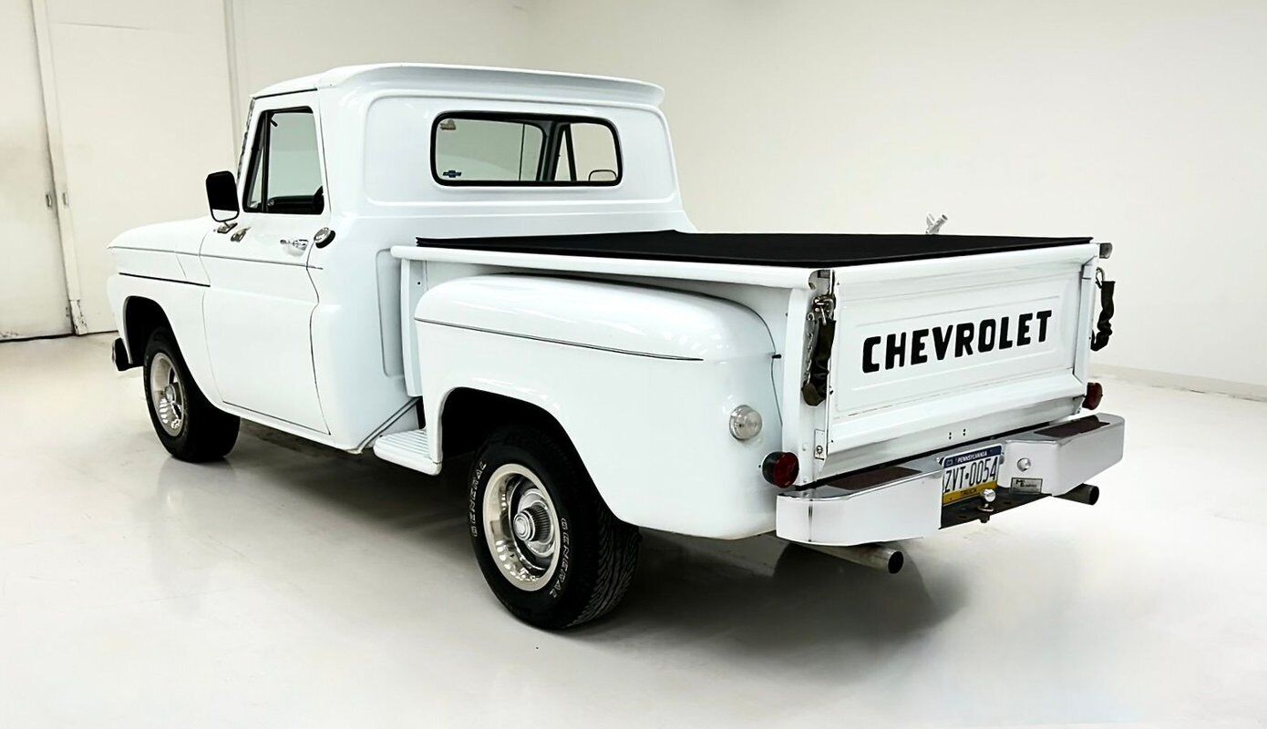 Chevrolet-C-10-Pickup-1966-White-Black-125538-2