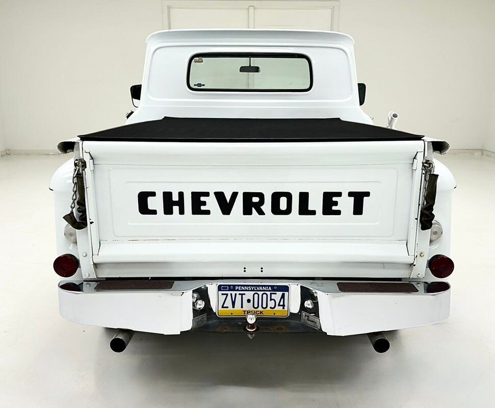 Chevrolet-C-10-Pickup-1966-White-Black-125538-3