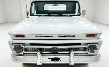 Chevrolet-C-10-Pickup-1966-White-Black-125538-7