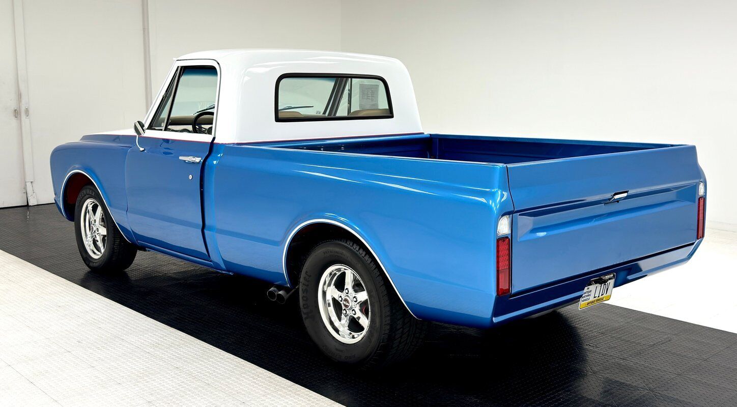 Chevrolet-C-10-Pickup-1967-Blue-Ivory-388-2