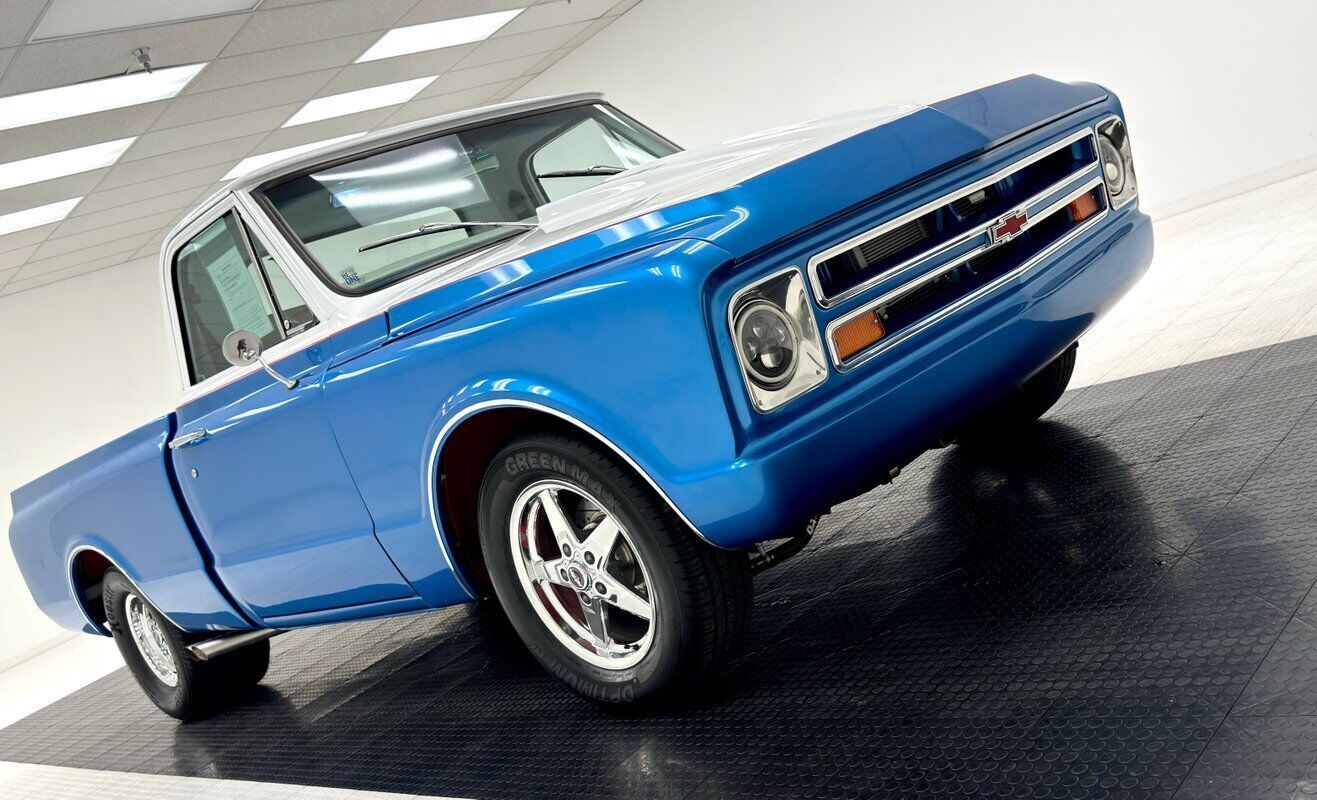 Chevrolet-C-10-Pickup-1967-Blue-Ivory-388-6