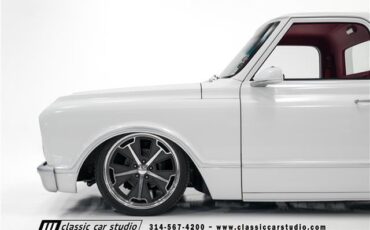 Chevrolet-C-10-Pickup-1967-White-Red-2643-12