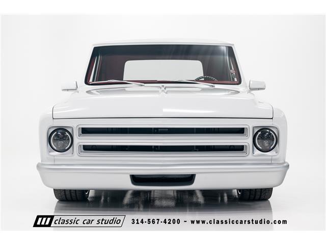 Chevrolet-C-10-Pickup-1967-White-Red-2643-3