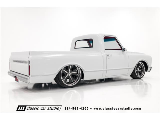 Chevrolet-C-10-Pickup-1967-White-Red-2643-38