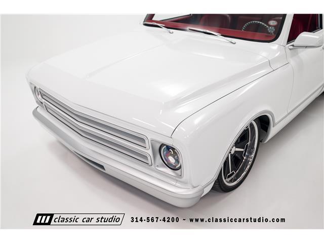 Chevrolet-C-10-Pickup-1967-White-Red-2643-7