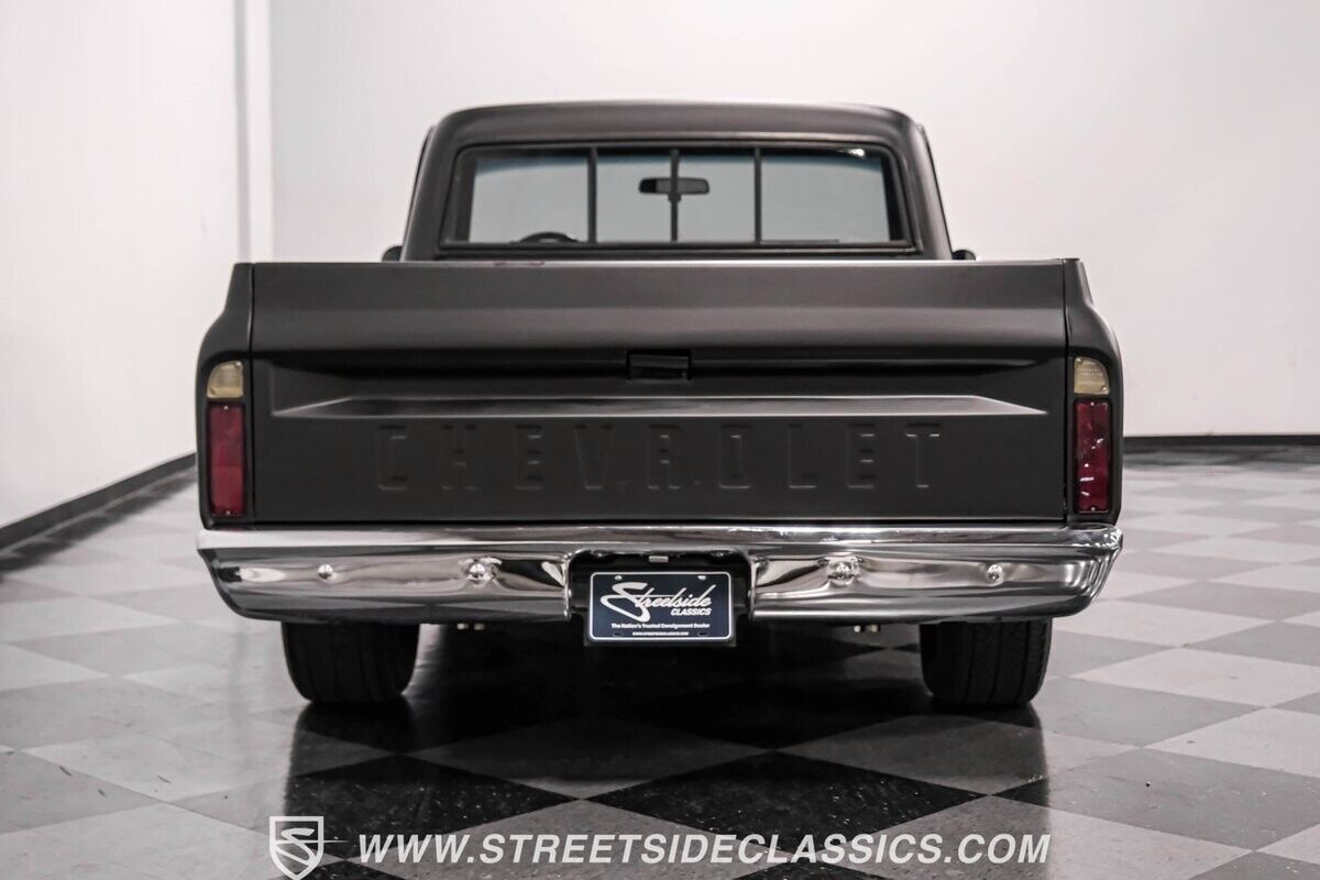 Chevrolet-C-10-Pickup-1968-Black-Black-584-10