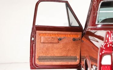 Chevrolet-C-10-Pickup-1968-Maroon-Saddle-0-6