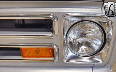 Chevrolet-C-10-Pickup-1968-Silver-Black-1049-9