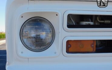 Chevrolet-C-10-Pickup-1968-White-Black-147377-10