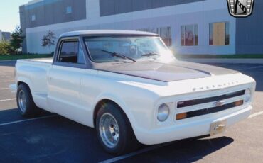 Chevrolet-C-10-Pickup-1968-White-Black-147377-7