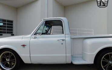 Chevrolet-C-10-Pickup-1968-White-Black-35803-6