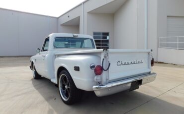 Chevrolet-C-10-Pickup-1968-White-Black-35803-8