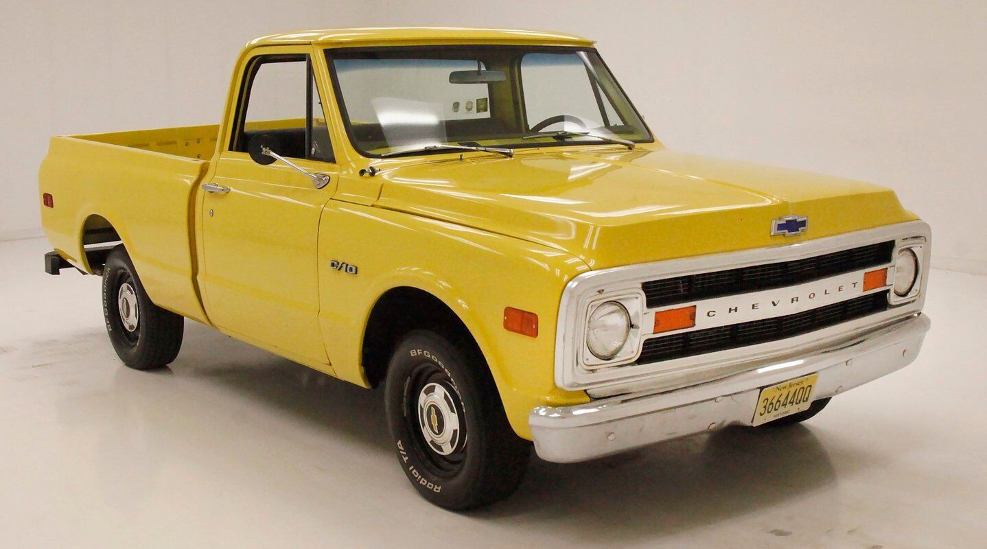 Chevrolet-C-10-Pickup-1969-Yellow-Black-69844-5