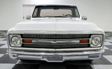 Chevrolet-C-10-Pickup-1970-White-Black-74468-1