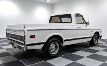 Chevrolet-C-10-Pickup-1970-White-Black-74468-7