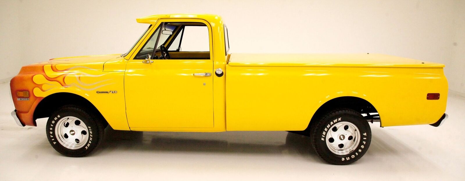 Chevrolet-C-10-Pickup-1971-Yellow-Black-190353-1