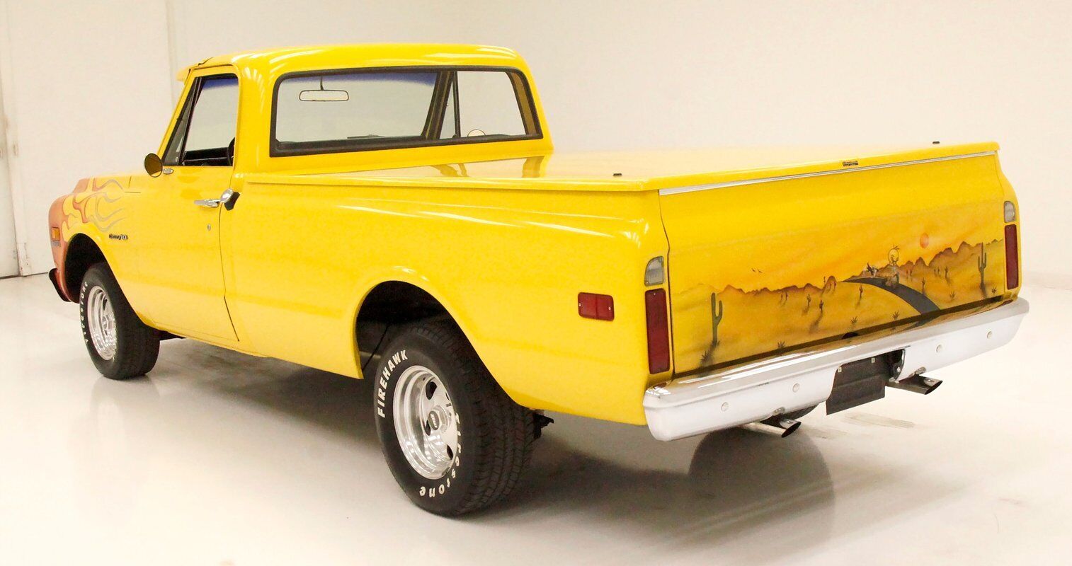 Chevrolet-C-10-Pickup-1971-Yellow-Black-190353-2