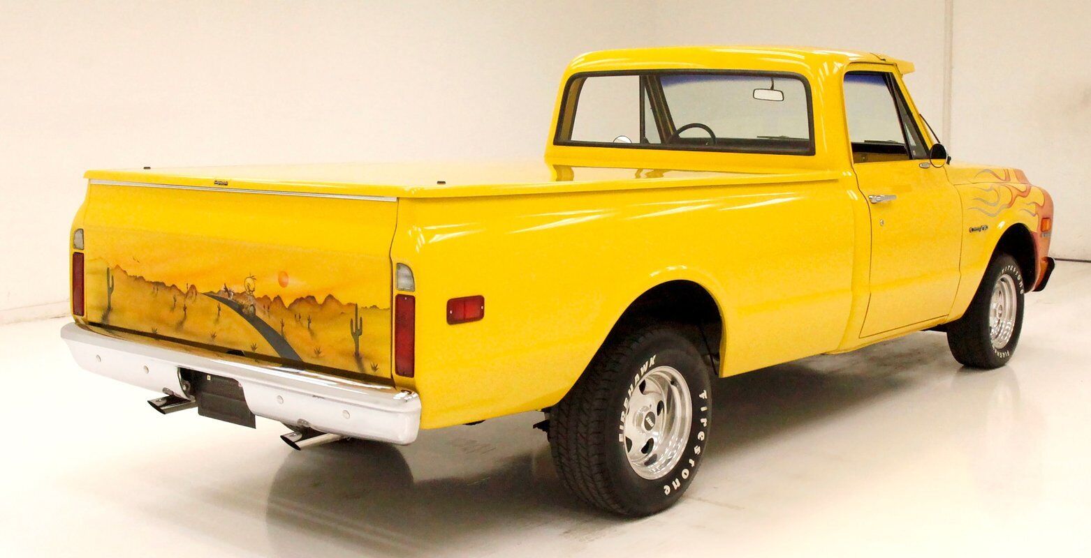 Chevrolet-C-10-Pickup-1971-Yellow-Black-190353-4