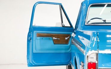 Chevrolet-C-10-Pickup-1972-Blue-Blue-0-6