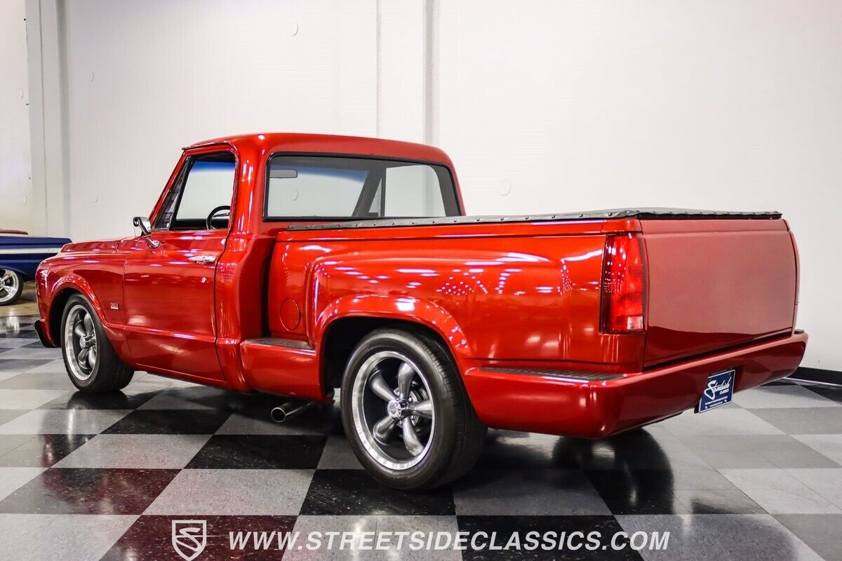 Chevrolet-C-10-Pickup-1972-Red-Black-68751-7