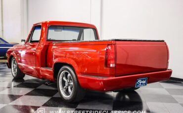 Chevrolet-C-10-Pickup-1972-Red-Black-68751-8