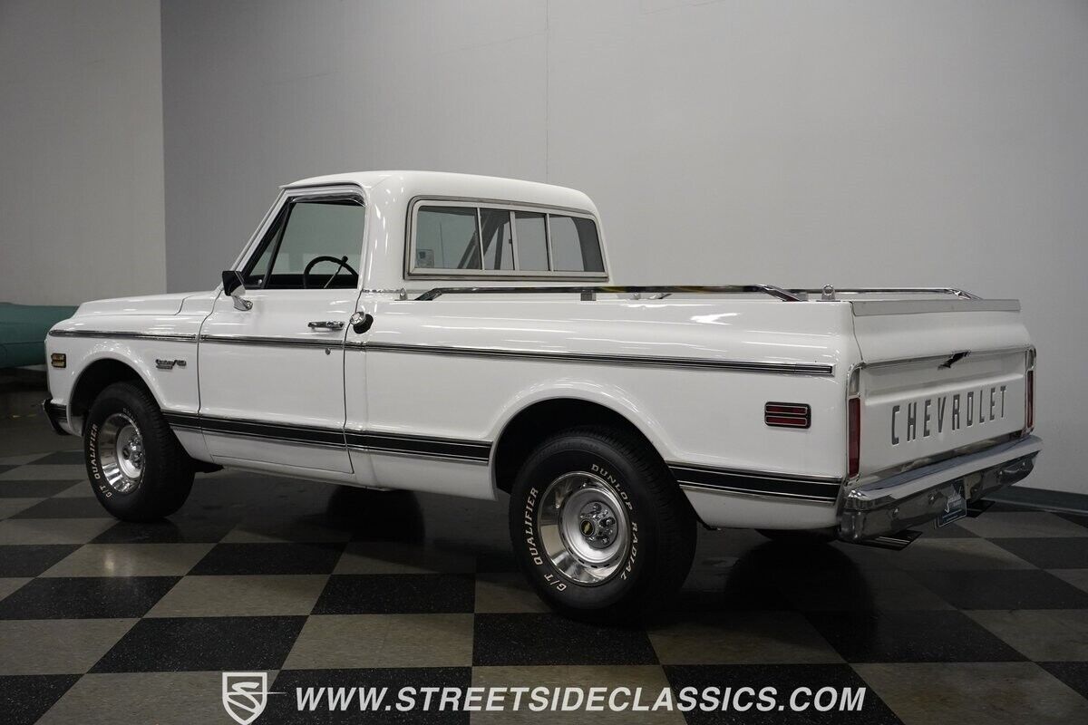 Chevrolet-C-10-Pickup-1972-White-Black-67020-11