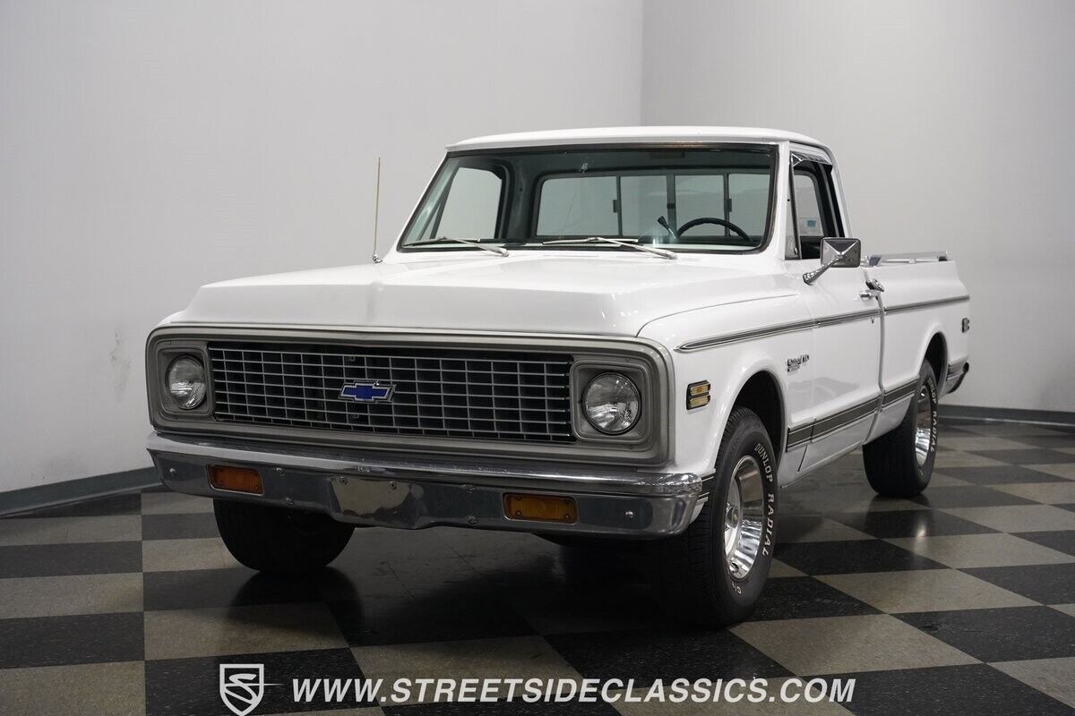 Chevrolet-C-10-Pickup-1972-White-Black-67020-6