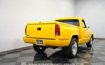 Chevrolet-C-10-Pickup-1972-Yellow-Black-6671-10