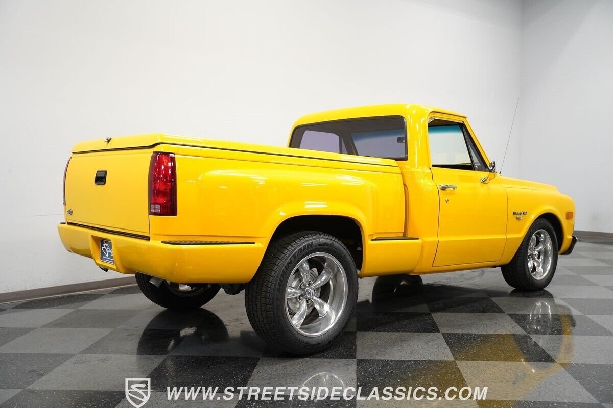 Chevrolet-C-10-Pickup-1972-Yellow-Black-6671-11