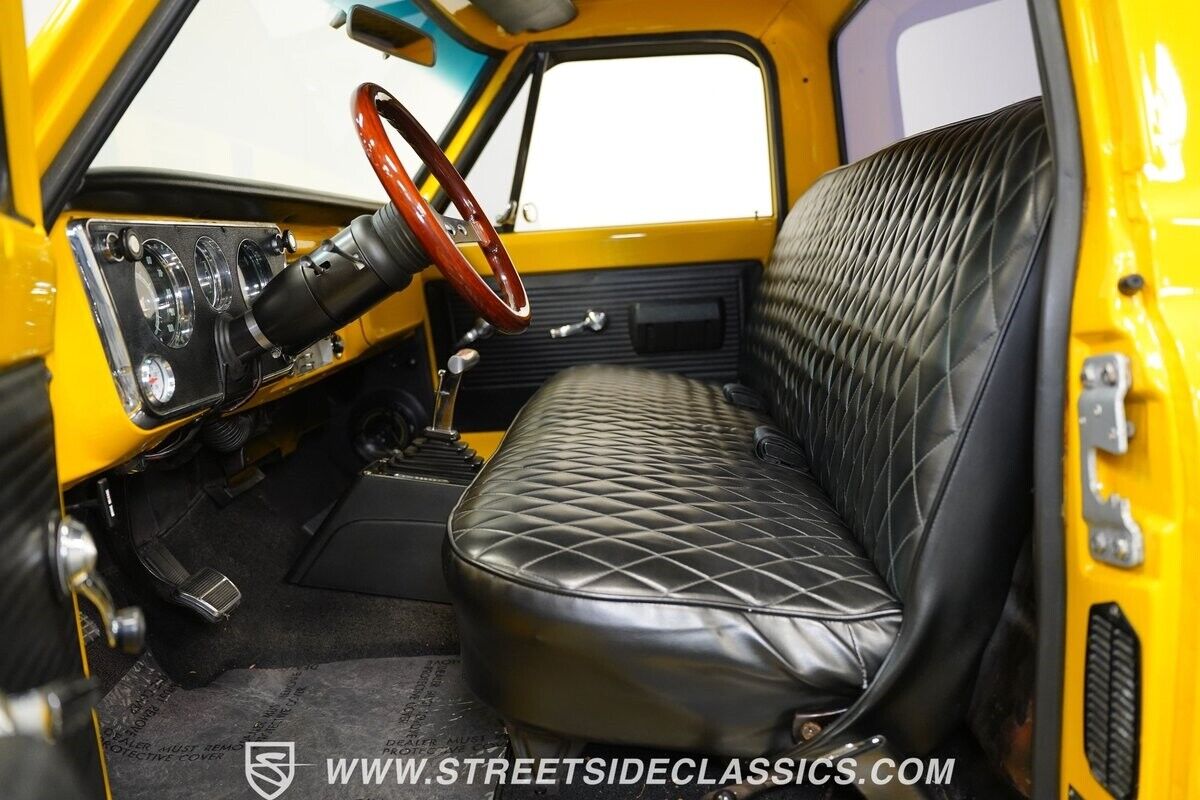 Chevrolet-C-10-Pickup-1972-Yellow-Black-6671-4