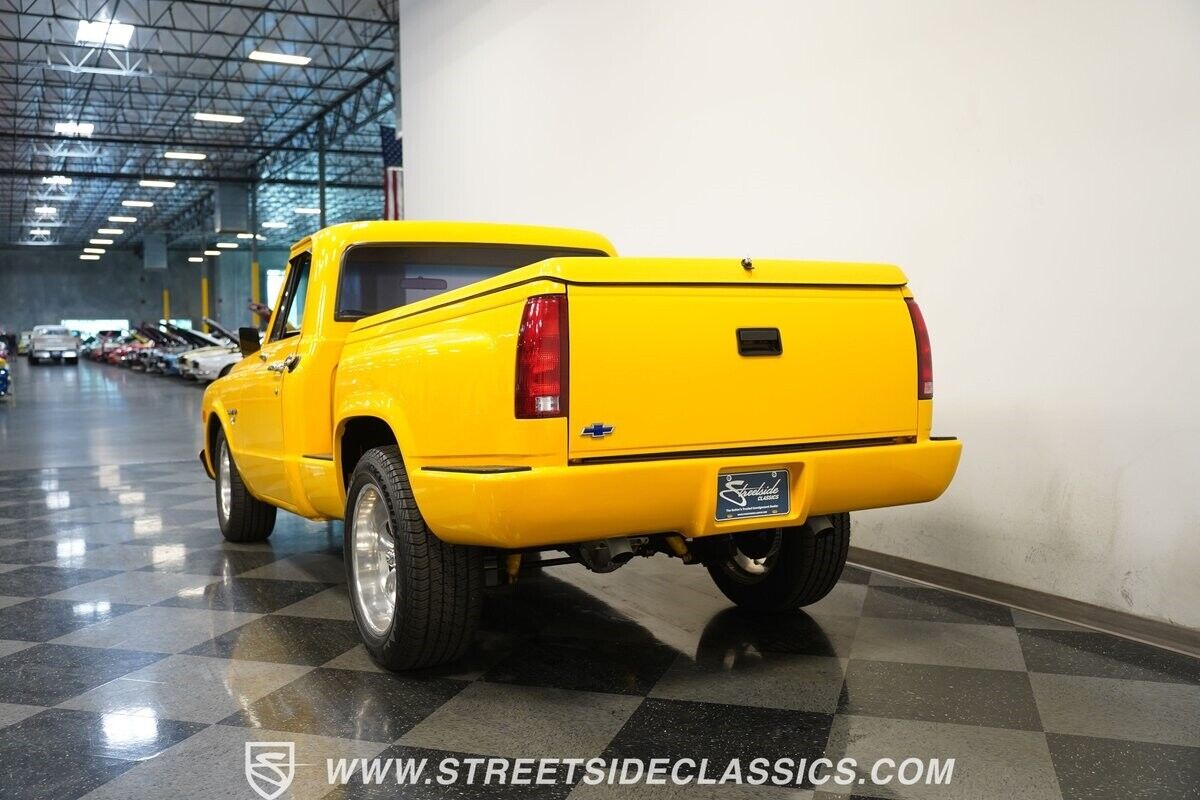 Chevrolet-C-10-Pickup-1972-Yellow-Black-6671-7