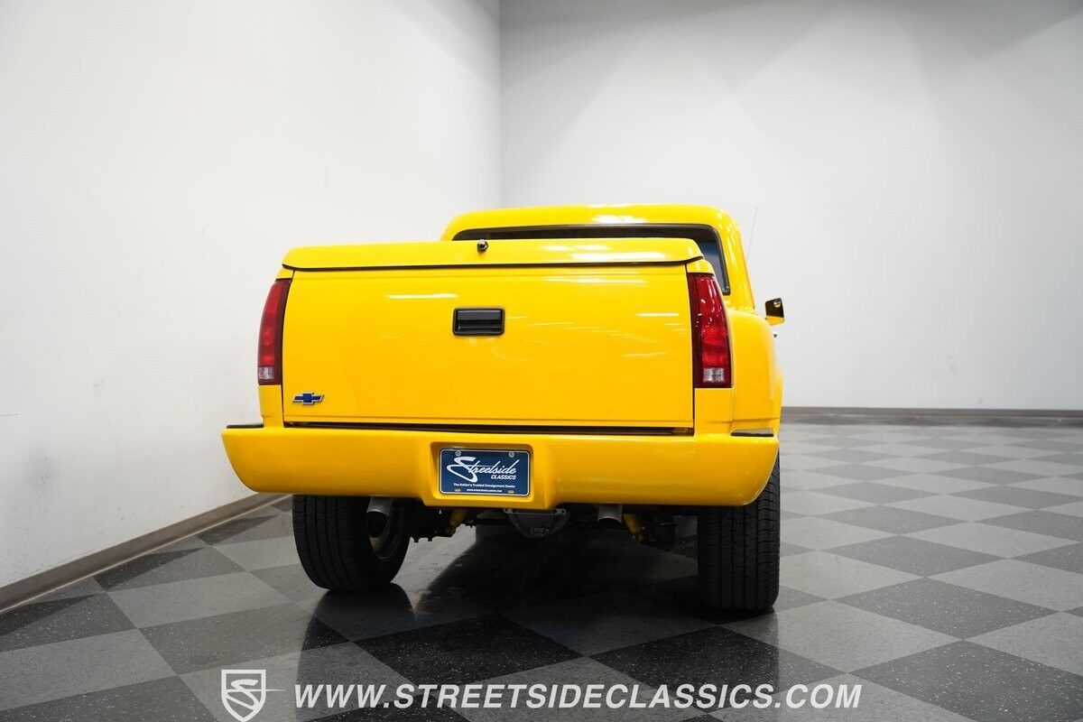 Chevrolet-C-10-Pickup-1972-Yellow-Black-6671-9