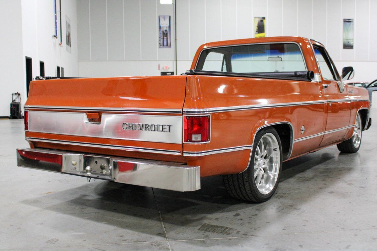 Chevrolet-C-10-Pickup-1975-Orange-Tan-22199-4