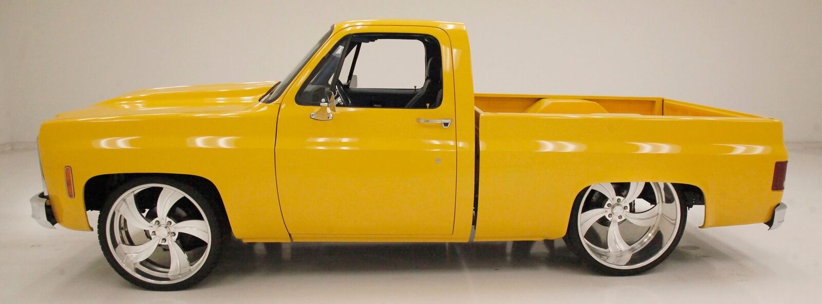 Chevrolet-C-10-Pickup-1980-Yellow-Blue-1608-2