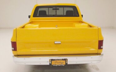 Chevrolet-C-10-Pickup-1980-Yellow-Blue-1608-7