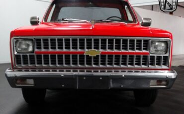 Chevrolet-C-10-Pickup-1981-Red-Red-31665-2